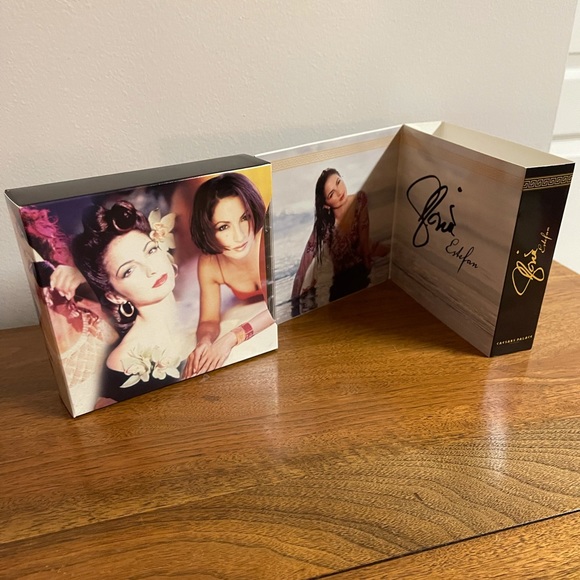 Gloria Estefan Special Edition CD Box Set - Picture 6 of 13